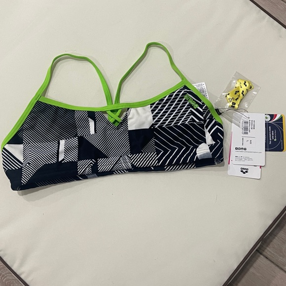 NWT Arena Bandeau BE Bikini Top SIZE L - Picture 1 of 4